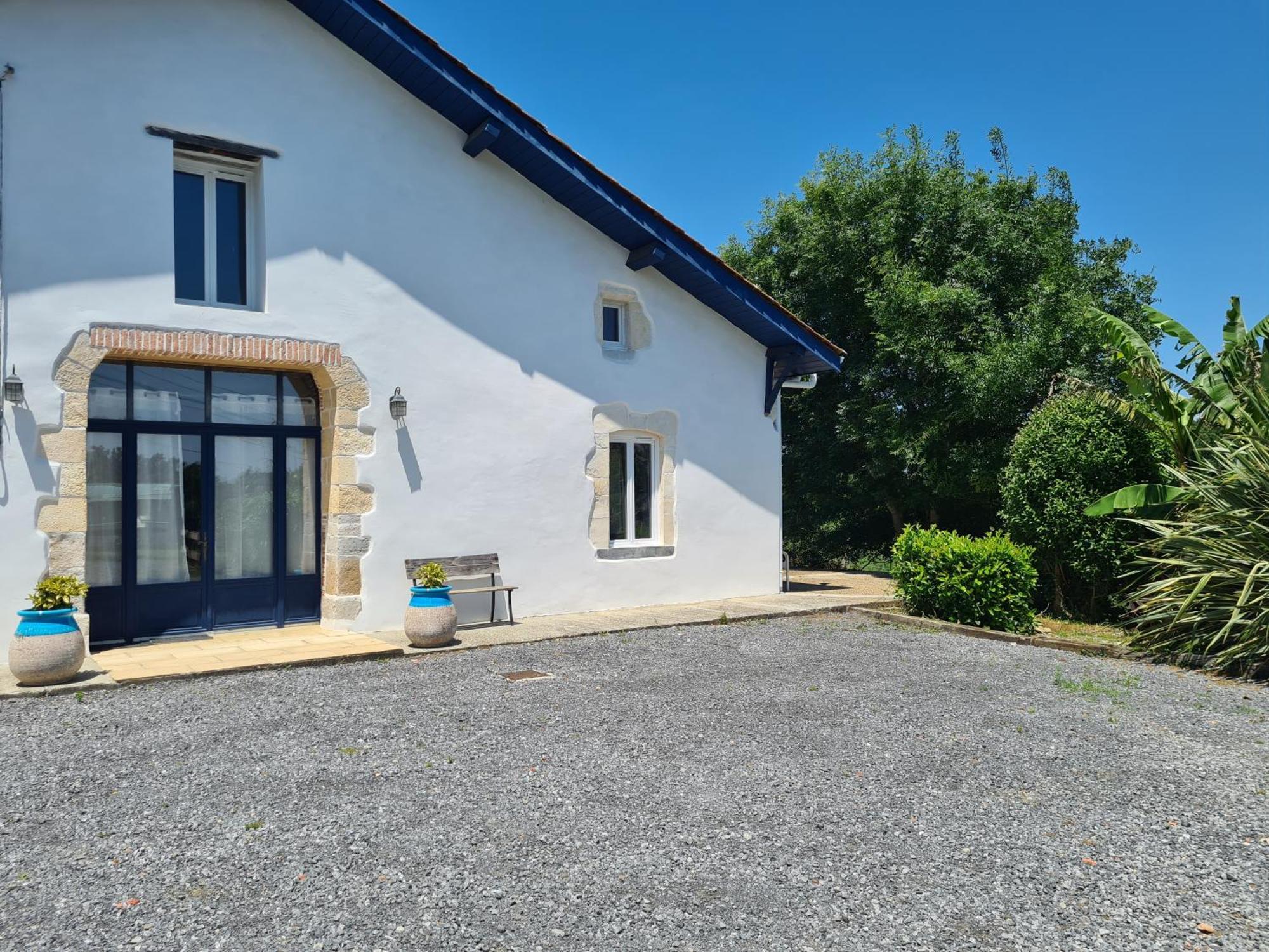 Family Home With Pool Saint-Lon-Les-Mines Exterior foto